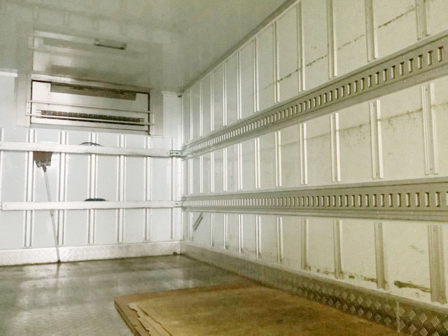 三菱ふそうキャンター冷凍車（冷蔵車）小型（2t・3t）[写真09]