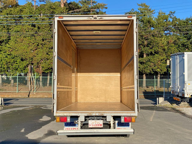 いすゞエルフアルミバン小型（2t・3t）[写真11]