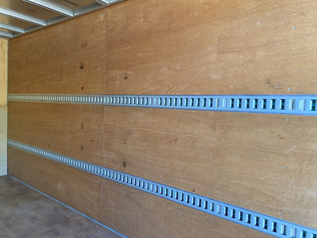 いすゞエルフアルミバン小型（2t・3t）[写真14]