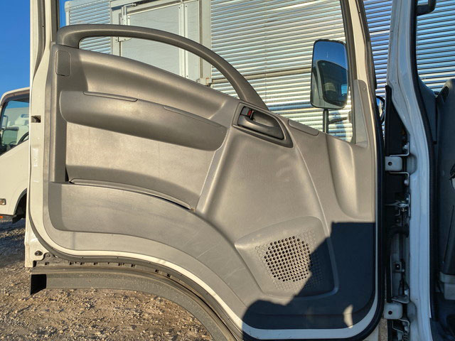 いすゞエルフアルミバン小型（2t・3t）[写真29]