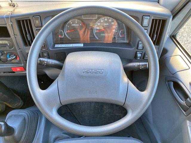 いすゞエルフアルミバン小型（2t・3t）[写真36]