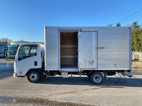 いすゞエルフアルミバン小型（2t・3t）[写真06]