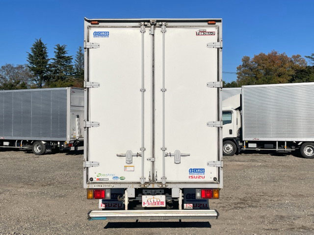 いすゞエルフアルミバン小型（2t・3t）[写真10]