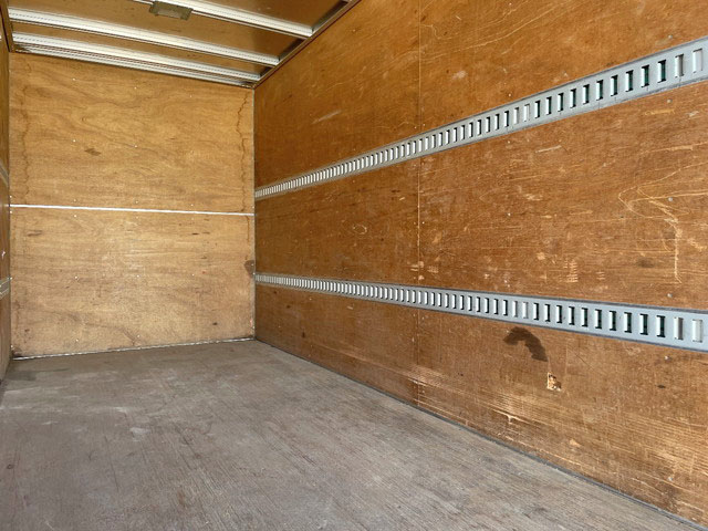 いすゞエルフアルミバン小型（2t・3t）[写真13]