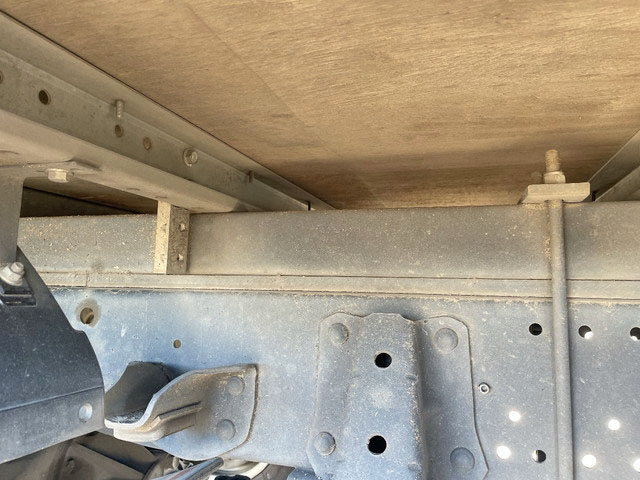 いすゞエルフアルミバン小型（2t・3t）[写真20]