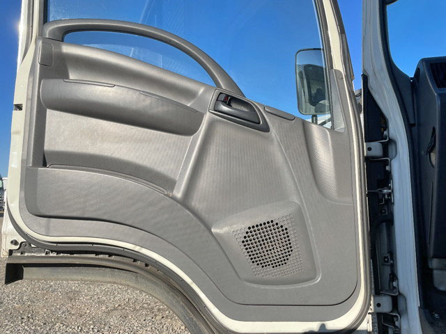 いすゞエルフアルミバン小型（2t・3t）[写真27]