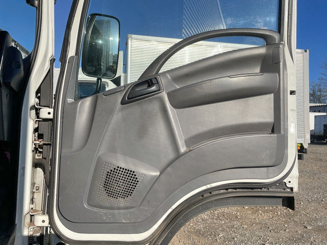 いすゞエルフアルミバン小型（2t・3t）[写真28]