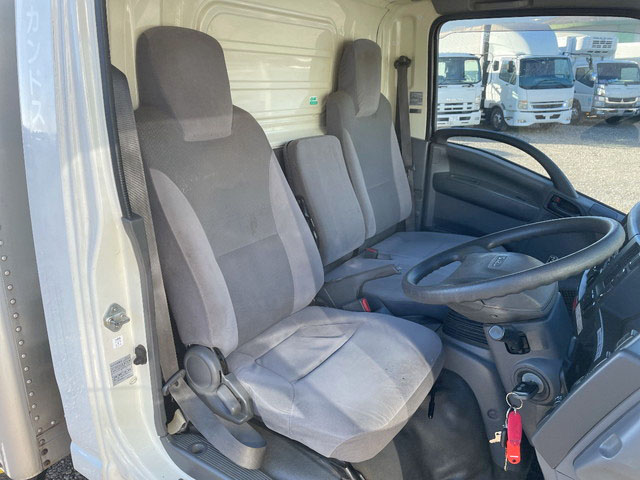 いすゞエルフアルミバン小型（2t・3t）[写真29]