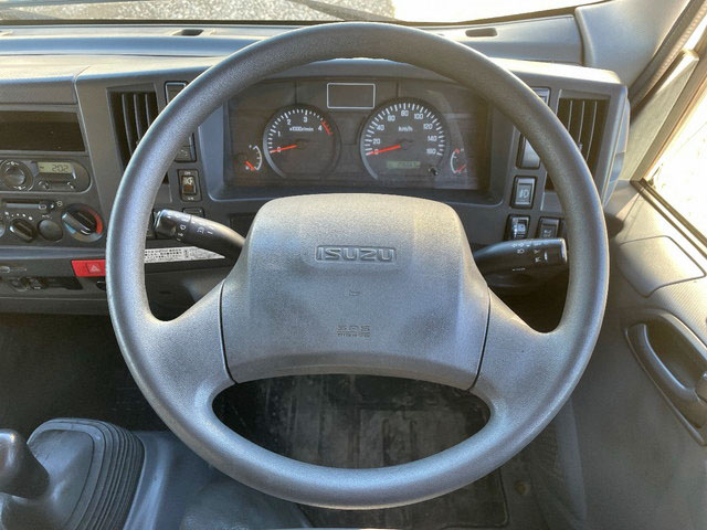 いすゞエルフアルミバン小型（2t・3t）[写真34]