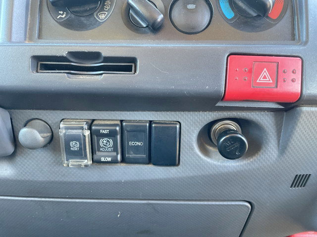 いすゞエルフアルミバン小型（2t・3t）[写真39]