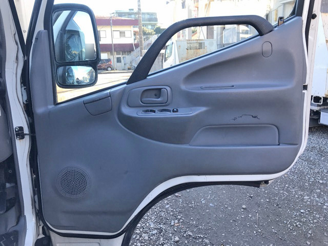 日野デュトロ平ボディ小型（2t・3t）[写真30]