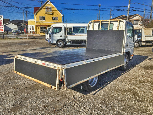 日野デュトロ平ボディ小型（2t・3t）[写真11]