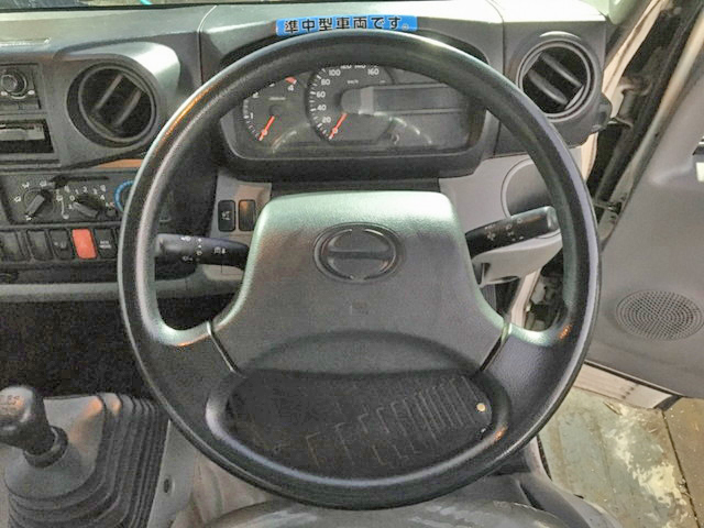 日野デュトロ平ボディ小型（2t・3t）[写真37]