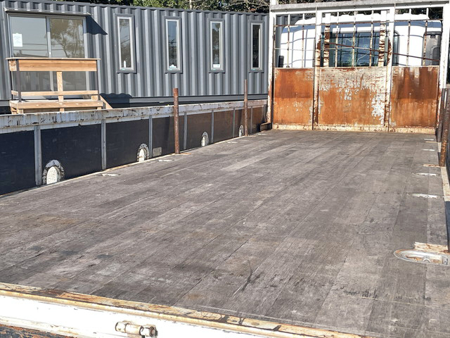 いすゞフォワード平ボディ増トン（6t・8t）[写真11]