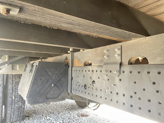 いすゞフォワード平ボディ増トン（6t・8t）[写真24]