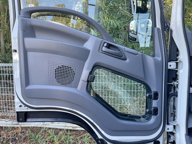 いすゞフォワード平ボディ増トン（6t・8t）[写真29]