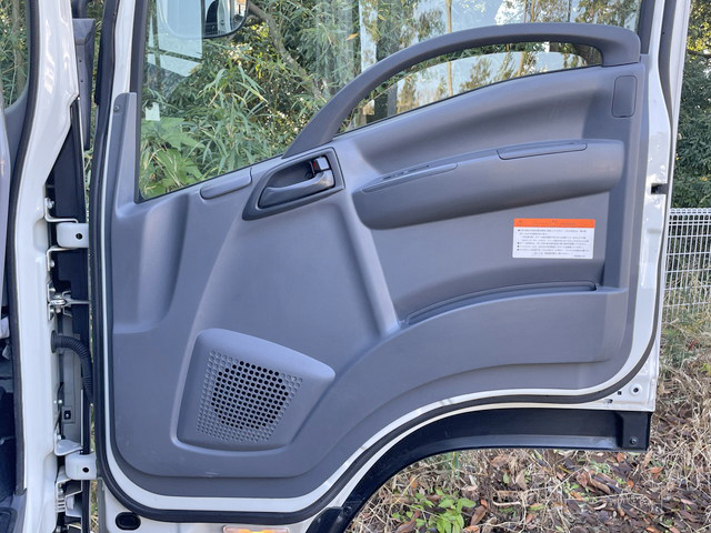 いすゞフォワード平ボディ増トン（6t・8t）[写真30]