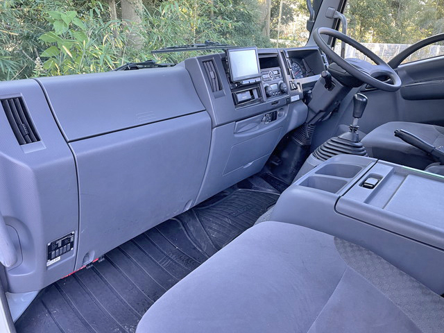 いすゞフォワード平ボディ増トン（6t・8t）[写真31]