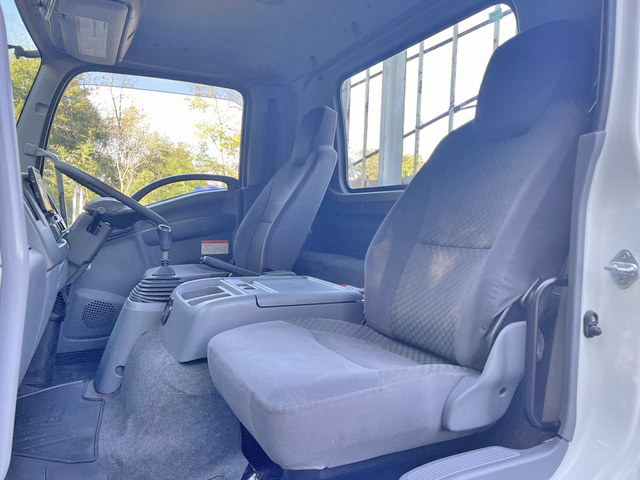 いすゞフォワード平ボディ増トン（6t・8t）[写真32]