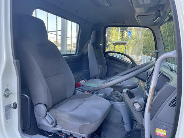 いすゞフォワード平ボディ増トン（6t・8t）[写真34]