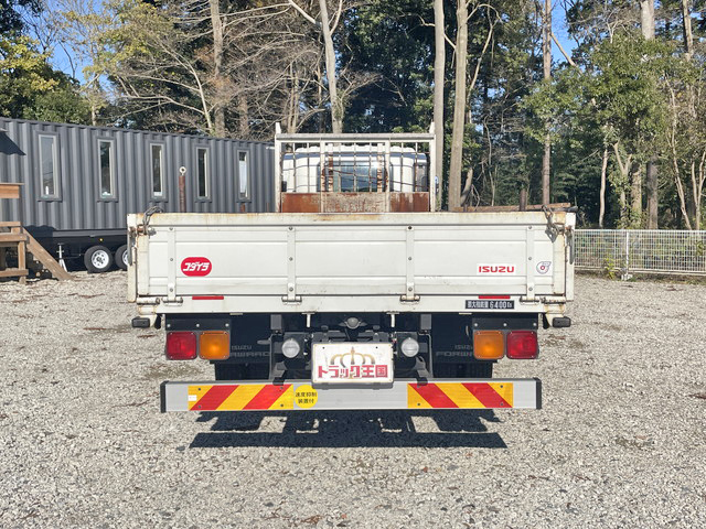 いすゞフォワード平ボディ増トン（6t・8t）[写真09]