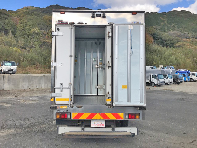 いすゞエルフ冷凍車（冷蔵車）小型（2t・3t）[写真11]