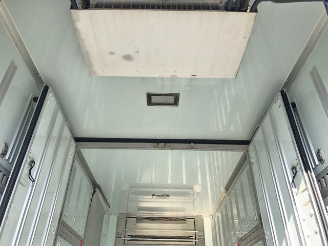 いすゞエルフ冷凍車（冷蔵車）小型（2t・3t）[写真15]