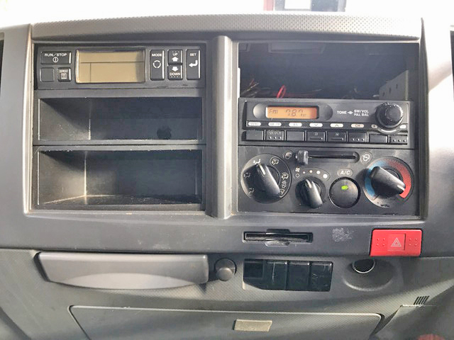 いすゞエルフ冷凍車（冷蔵車）小型（2t・3t）[写真38]