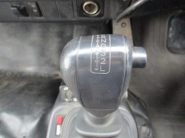 日野レンジャーダンプ中型（4t）[写真07]