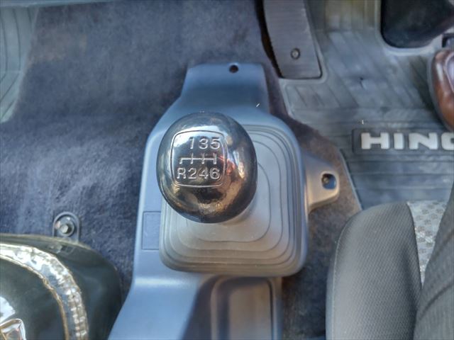 日野レンジャーユニック4段中型（4t）[写真29]