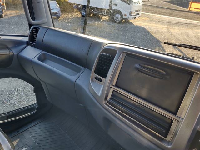 日野レンジャーユニック4段中型（4t）[写真30]