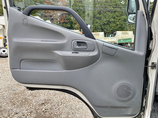 日野デュトロ平ボディ小型（2t・3t）[写真28]