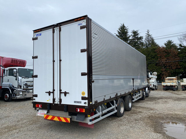 UDトラックスクオンアルミウイング大型（10t）[写真02]