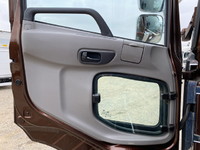 UDトラックスクオンアルミウイング大型（10t）[写真27]