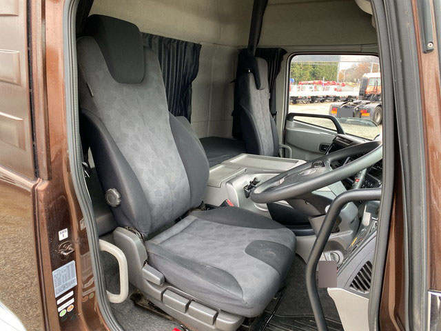 UDトラックスクオンアルミウイング大型（10t）[写真30]