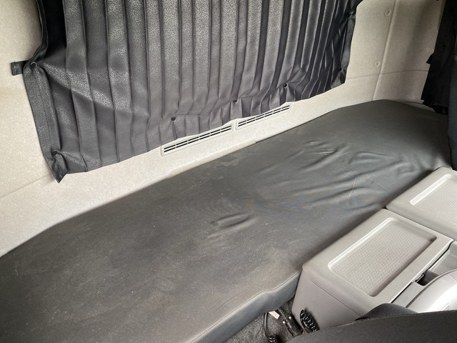 UDトラックスクオンアルミウイング大型（10t）[写真33]