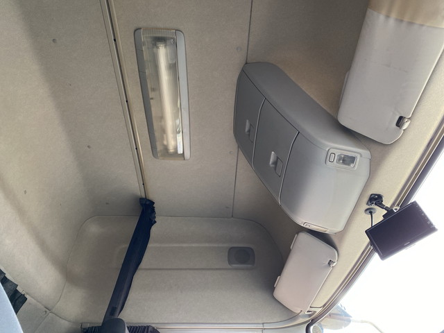 UDトラックスクオンアルミウイング大型（10t）[写真34]