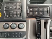 UDトラックスクオンアルミウイング大型（10t）[写真37]