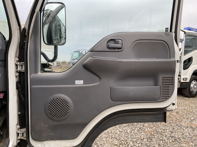 いすゞエルフダブルキャブ（Wキャブ）小型（2t・3t）[写真20]
