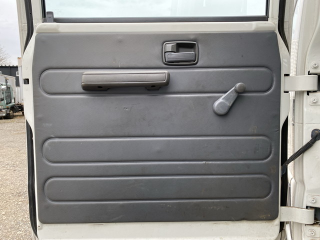 いすゞエルフダブルキャブ（Wキャブ）小型（2t・3t）[写真21]