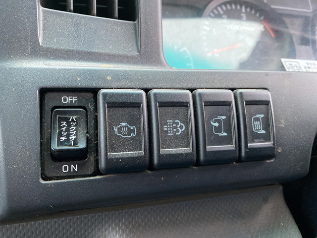 いすゞエルフダブルキャブ（Wキャブ）小型（2t・3t）[写真36]