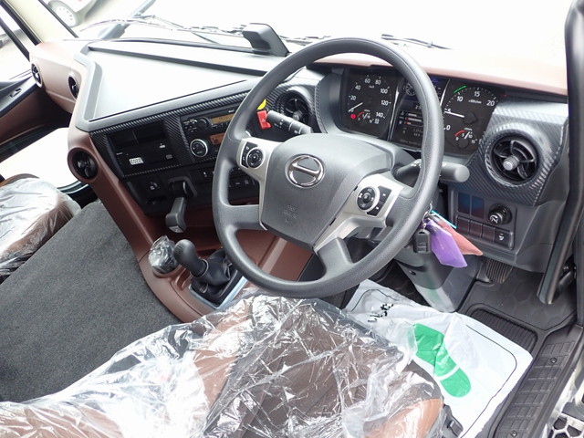 日野プロフィアアルミブロック大型（10t）[写真21]