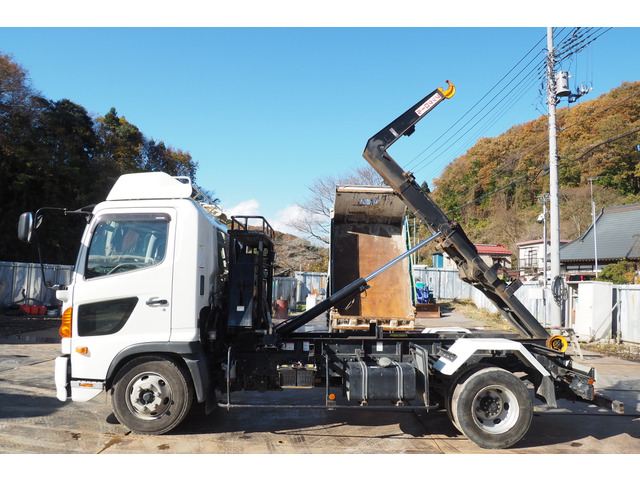 日野レンジャーフックロール中型（4t）[写真12]