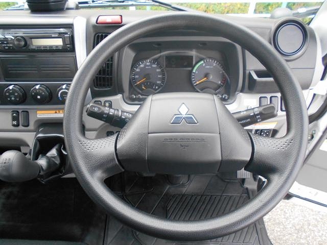 三菱ふそうキャンターセーフティローダー小型（2t・3t）[写真30]