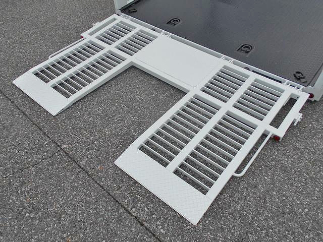 三菱ふそうキャンターセーフティローダー小型（2t・3t）[写真09]