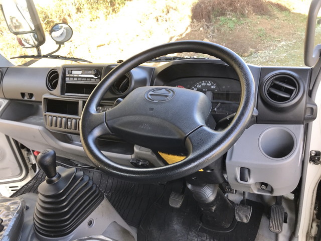 日野デュトロ平ボディ小型（2t・3t）[写真29]