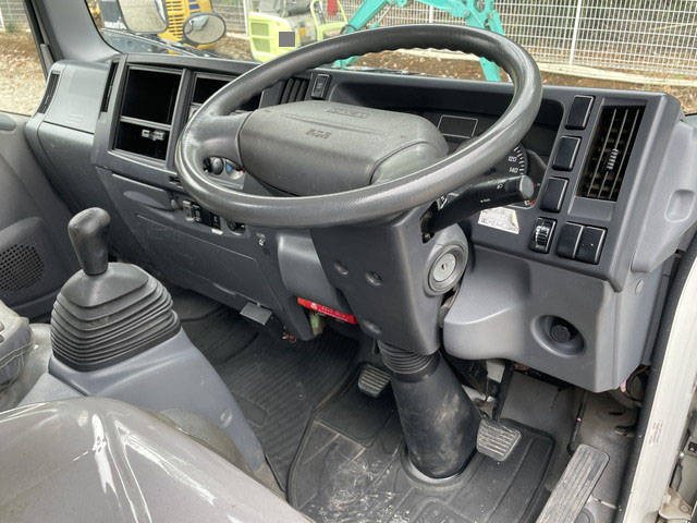 いすゞエルフクレーン4段小型（2t・3t）[写真31]