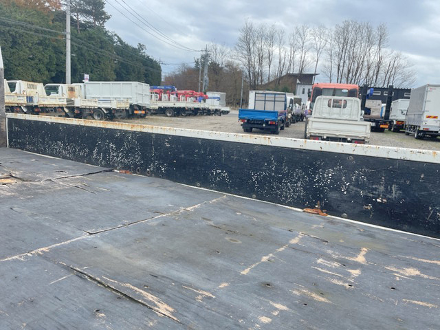 日野デュトロ平ボディ小型（2t・3t）[写真13]