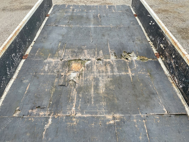 日野デュトロ平ボディ小型（2t・3t）[写真14]