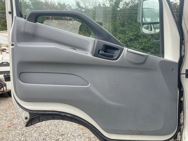 日野デュトロ平ボディ小型（2t・3t）[写真29]